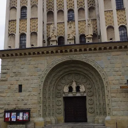 Pod Katedra 2